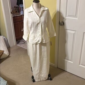 Elegant White Two-Piece Suit